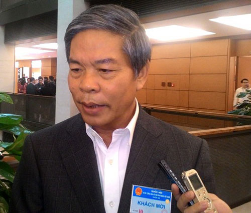 
Bộ trưởng Nguyễn Minh Quang trả lời phỏng vấn bên lề Quốc hội ngày 2-11 Ảnh: Đông Bắc
