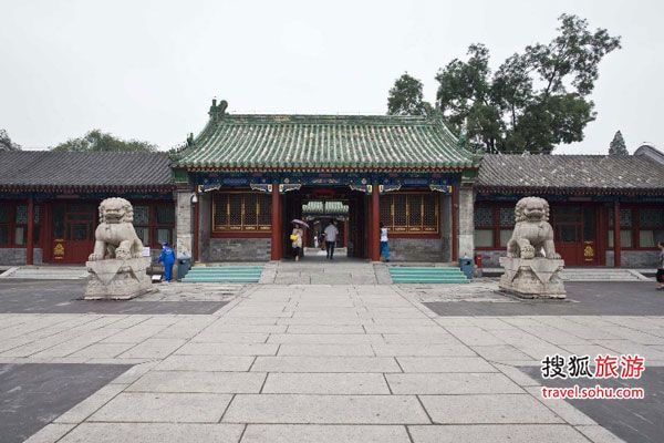 
Minh Đạo trai - nơi từng treo Di thần sở của Hoàng đế Khang Hy.
