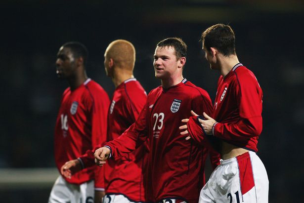 Rooney từng ngủ quên trong lần đầu tiên ra mắt ĐT.