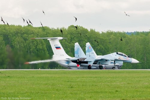 [ẢNH] Tiêm kích Su-35 và Su-30SM song kiếm hợp bích - ảnh 11