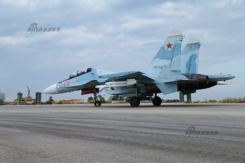 
Tiêm kích Su-30SM sẵn sàng cất cánh.
