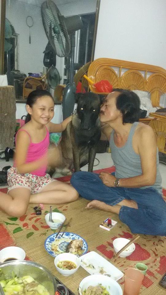 Bữa cơm đơn giản, bình dị của nghệ sĩ Giang Còi cùng cô con gái đáng yêu và chú chó cưng
