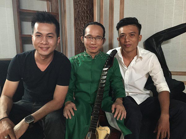 Anh được khán giả quan tâm, chú ý nhiều nhất khi thực hiện bản mashup Dạ cổ Hoài Lang và Hotel California do nghệ sĩ mù Hà Chương biểu diễn trong chung kết Vietnams Got Talent 2015.