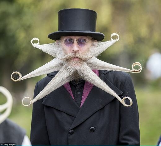 Còn đây là bộ râu bạch tuộc tung vòi. (Ảnh: Getty Images)