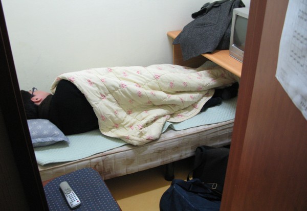 Những sinh viên sống ở goshiwon sẽ phải sinh hoạt trong một khoảng không gian chật hẹp.