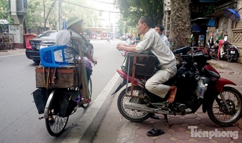 
Hình ảnh có thể bắt gặp gần khu vực Công viên Thống Nhất (Hà Nội) hay trên đường Nguyễn Đình Chiểu (Hai Bà Trưng, Hà Nội).
