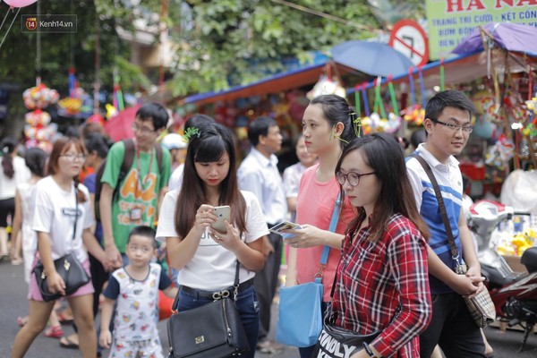 Các bạn gái chính là những người hưởng ứng nhiệt tình nhất trào lưu này.