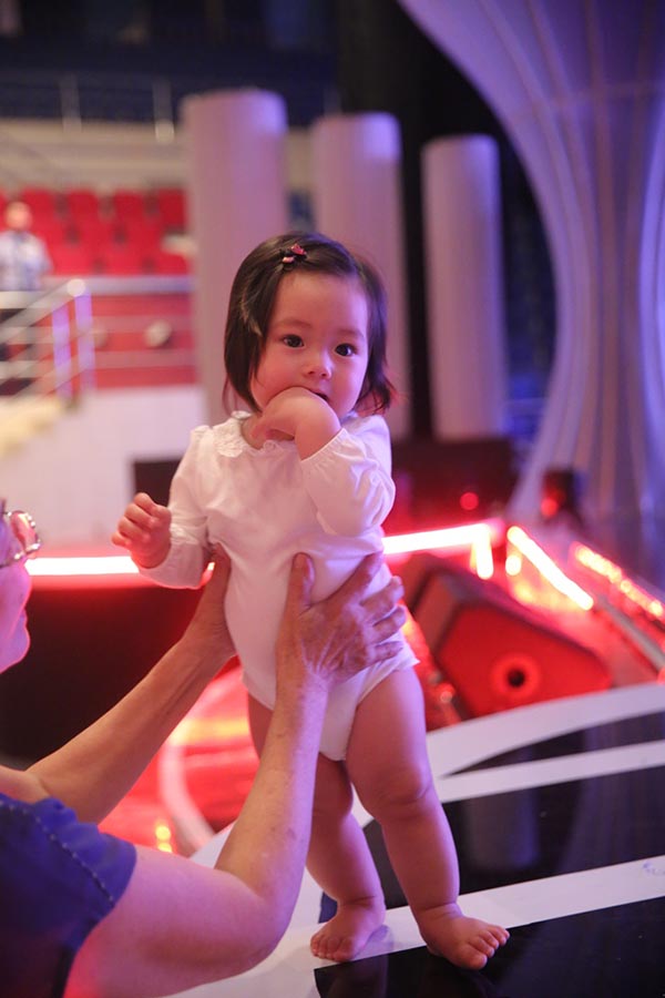 Vẻ đáng yêu, dễ thương của bé Sol - con gái đầu lòng của Đoan Trang.