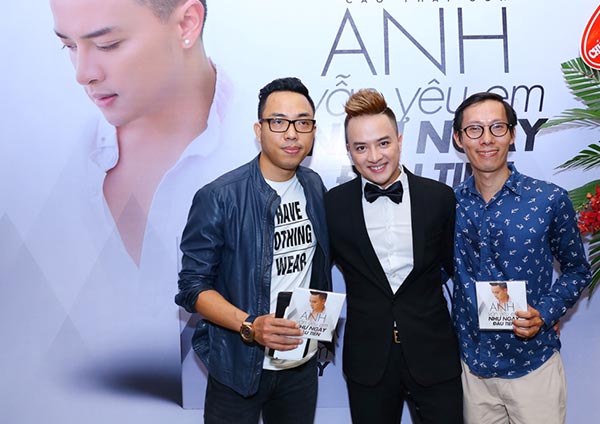 Nhạc sĩ Nguyễn Hồng Thuận, doanh nhân Vũ Khánh là những người bạn đầu tiên Cao Thái Sơn gửi tặng album mới.