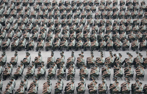 
Hơn 1.000 cảnh sát bán quân sự tham gia một buổi huấn luyện ở thành phố Nam Kinh, tỉnh Giang Tô.
