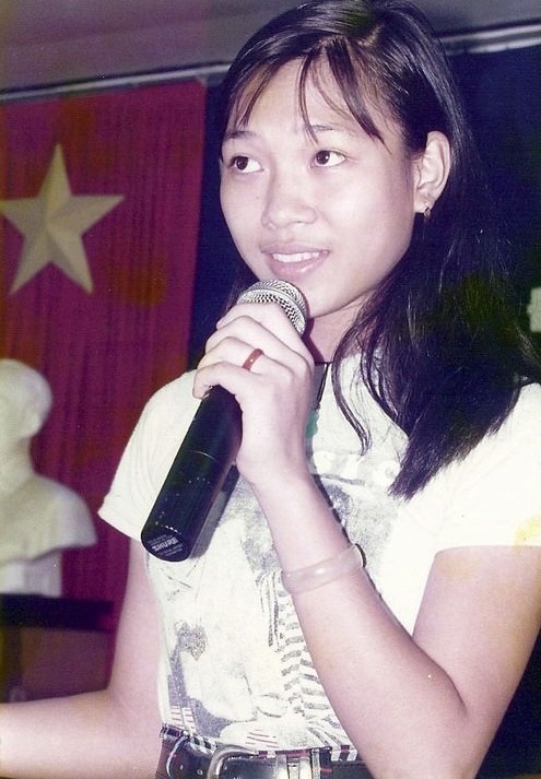 
Năm 1997, Mỹ Tâm vào Sài Gòn theo đuổi niềm đam mê âm nhạc của mình. Cô theo học Khoa Thanh nhạc hệ trung cấp của Nhạc viện TP.HCM suốt 4 năm và đỗ thủ khoa. Đây là thời điểm khó khăn của nữ ca sĩ gốc Đà Nẵng nhưng đồng thời cũng là điểm khởi đầu để cô vươn đến hàng ngũ ngôi sao. Suốt 2 năm (1997 - 1998), Mỹ Tâm liên tục đoạt giải nhất trong các cuộc thi cấp quận, thành phố. Các ca khúc gắn liền với Mỹ Tâm như Họa mi tóc nâu, Ước gì, Hát với dòng sông, Cây đàn sinh viên...
