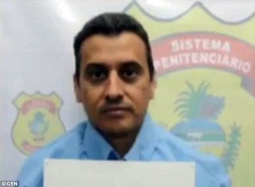 
Vào năm 2009, Clodoaldo Antonio Felipe (44 tuổi) – một thành viên của băng ma túy lớn nhất Brazil, Comando Vermelho – đã bị tòa tuyên án 36 năm tù.
