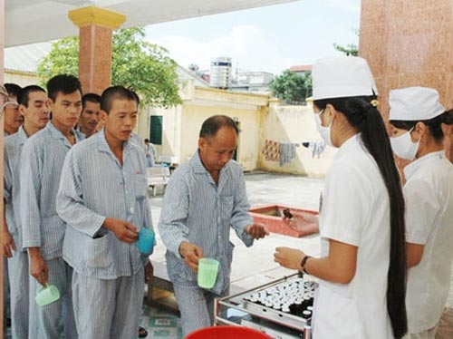 
Cuộc sống hàng ngày của nhân viên trong trại tâm thần. Ảnh: tintuc
