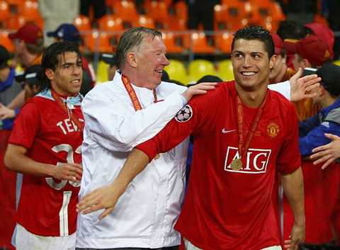 Giây phút hạnh phúc của Sir Alex sau chức vô địch Champions League 2007/08.