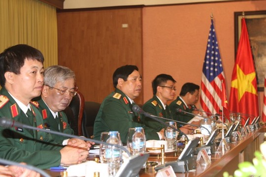 Cận cảnh Bộ trưởng Phùng Quang Thanh đón Bộ trưởng Quốc phòng Mỹ