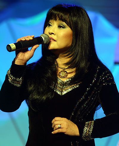 
Ca sĩ Hương Lan dành nhiều lời ca ngợi cho giọng hát Ngọc Sơn.
