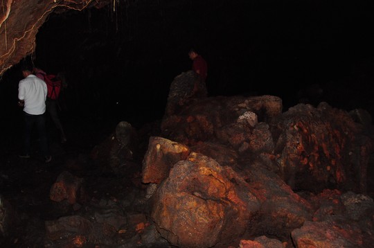 Các khối đá nhiều hình thù khác nhau trong hệ thống hang động

 