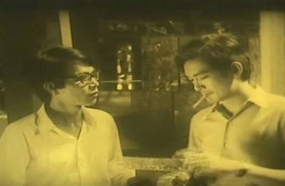 
Diễn viên Thành Lũy (trái) tên thật là Nguyễn Thành Lũy, sinh năm 1950 tại Đồng Nai. Ông từng rất nổi tiếng và ghi dấu ấn với khán giả qua các bộ phim: Ván bài lật ngửa, Cư xá màu xanh, Mặn hơn muối, Trùm Cỏ…
