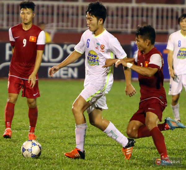 Trận đấu kịch tính giữa các cầu thủ trẻ tài năng của bóng đá Việt Nam khép lại với tỷ số hòa 2-2 buộc U21 HAGL và U21 Việt Nam phải giải quyết thắng thua trên chấm phạt đền.
