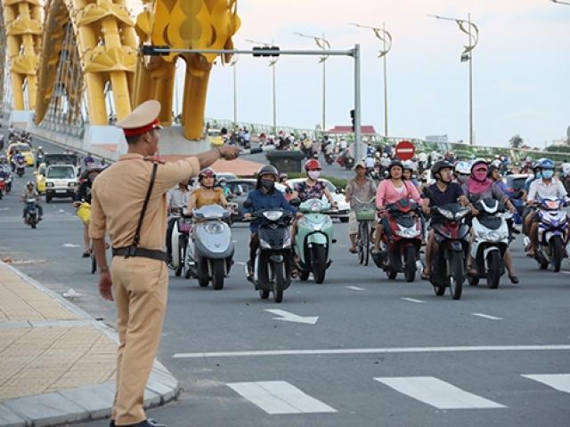 
CSGT Đà Nẵng ghi điểm bởi cách xử phạt nhẹ nhàng nhưng vẫn đầy tính giáo dục người tham gia giao thông
