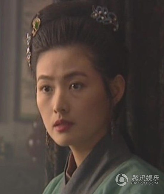
Vương Tư Ý là người đẹp vào vai Phan Kim Liên trong bản phim kinh điểnThủy hử năm 1996.
