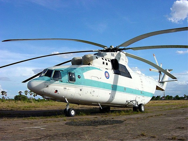 
Trực thăng Mi-26T của Không quân Hoàng gia Campuchia
