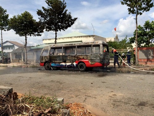 
Hiện cơ quan chức năng tiếp tục điều tra nguyên nhân vụ cháy và thống kê thiệt hại.
