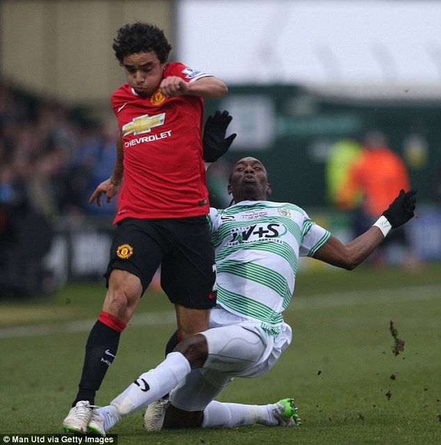 Rafael dính chấn thương ở trận mới nhất của Man United
