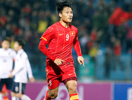 Mạc Hồng Quân nhiều khả năng sẽ chiếm vị trí đá cắm trong đội hình U23 Việt Nam dự SEA Games 28 của HLV Miura