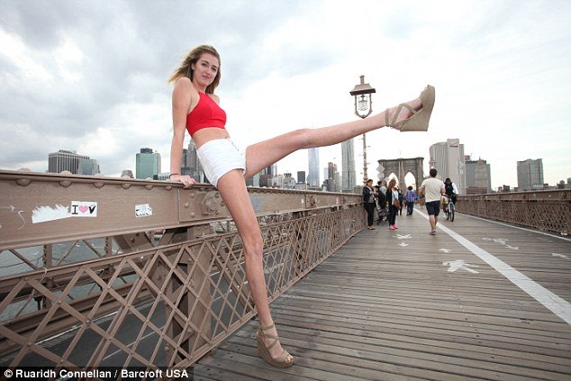 Nữ sinh 20 tuổi được cho là người có cặp chân dài nhất nước Mỹ hiện nay