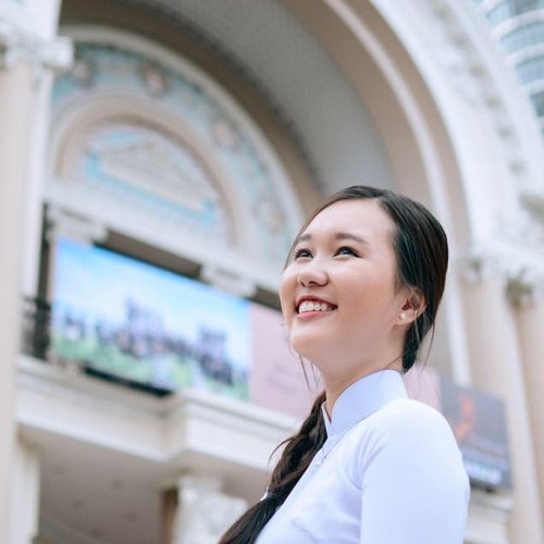 Khánh Vân từng lọt vào top 60 của cuộc thi Miss áo dài Việt Nam 2015