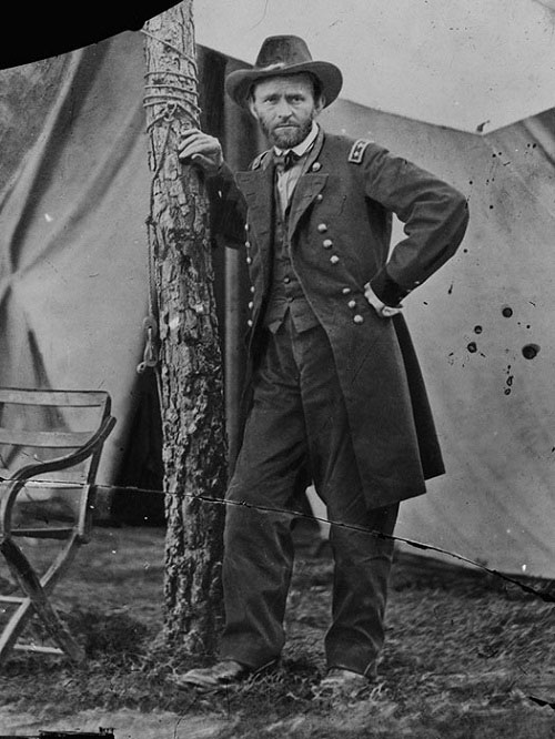
Phần đầu của tướng Grant được lấy từ bức ảnh chụp ông năm 1863.
