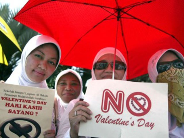 
Ngày lễ tình nhân Valentine cũng bị cấm tại Indonesia.
