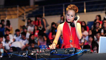 Nguyễn Thị Hồng Ngọc (DJ Rubie) từ bỏ làm người mẫu để theo nghề DJ.