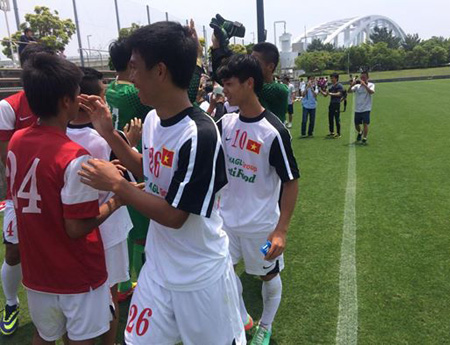 
U19 Việt Nam gặp U18 Cerezo Osaka trên đất Nhật hồi năm 2014.
