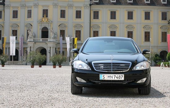 Mercedes-Benz S600 Pullman Guard đời 2010 sở hữu chiều dài tổng thể 6.400 mm, chiều dài cơ sở là 4.328 mm. 