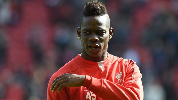 Balotelli nhận đến hơn 8.000 tin nhắn công kích.