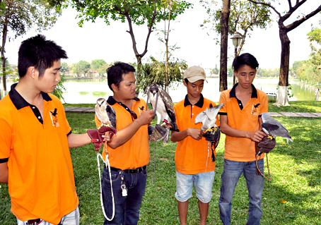 Câu lạc bộ nuôi chim “vua” của nhóm bạn trẻ ở TP.Biên Hòa.