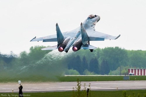 [ẢNH] Tiêm kích Su-35 và Su-30SM song kiếm hợp bích - ảnh 2