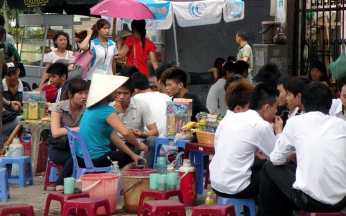 Kẹo cao su, kẹo lạc, phân phối, quán trà đá, trà đá vỉa hè, đánh nhau, con cưng, phục vụ tận nơi, kẹo-cao-su, kẹo-lạc, phân-phối, quán-trà-đá, trà-đá-vỉa-hè, đánh-nhau, con-cưng, phục-vụ-tận-nơi, hạt-hướng-dương