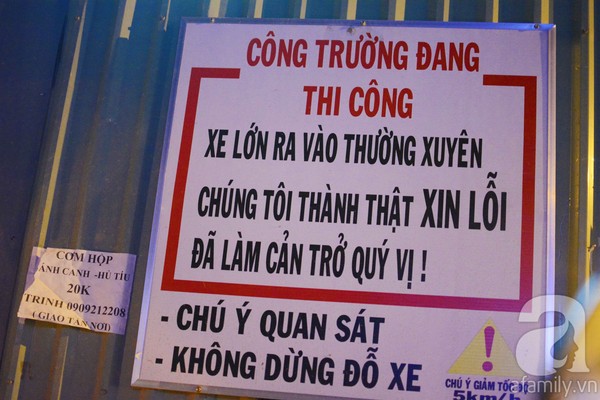 Những tấm biển đọc là thấy ấm lòng trên đường phố Sài Gòn