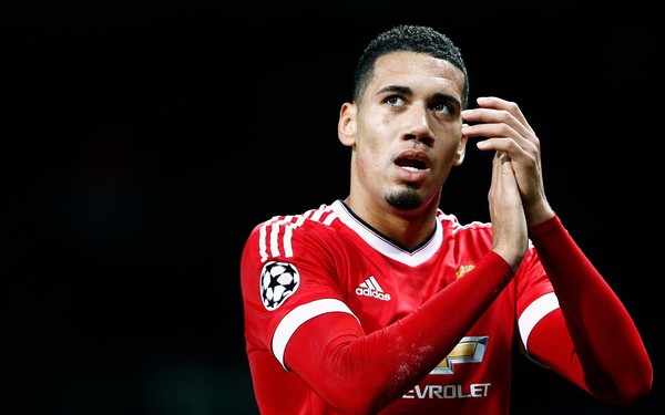 Khi HLV Van Gaal đang nhắm đến Smalling cho vị trí thủ lĩnh của Quỷ Đỏ trong tương lai.