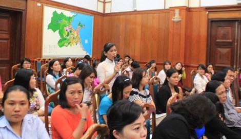 
Đại diện cho các phụ nữ thuộc các tầng lớp trên địa bàn TP Đà Nẵng đóng góp ý kiến. Ảnh: LÊ PHI.
