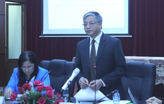 
Thứ trưởng Bộ LĐ-TB-XH, ông Doãn Mậu Diệp phát biểu tại buổi công bố Bản tin thị trường lao động quý 3-2015
