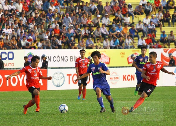 “Cơn sốt” Công Phượng ở V-League: Hãy đừng chỉ là tâm lý đám đông? 2