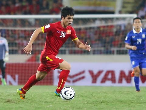 Công Phượng không nằm trong danh sách đề cử Quả bóng Vàng Việt Nam 2015 mà chỉ là một trong những ứng cử viên của danh hiệu Cầu thủ trẻ xuất sắc năm.