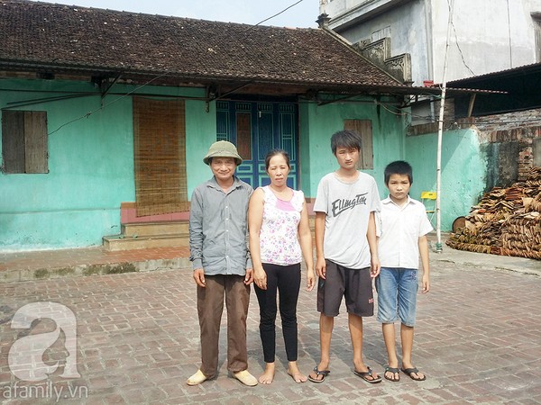 
Nguyễn Thị Thành sinh ra trong một gia đình có ba chị em, bố mẹ cô đều làm ruộng.
