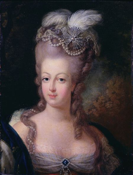 Hoàng hậu Marie Antoinette lộng lẫy với viên kim cương