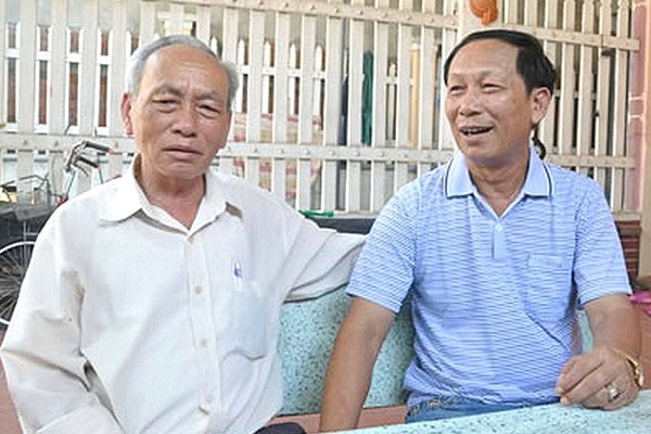 Ông Xuân (phải) vẫn còn nhớ rất rõ về vụ không tặc máy bay Việt.