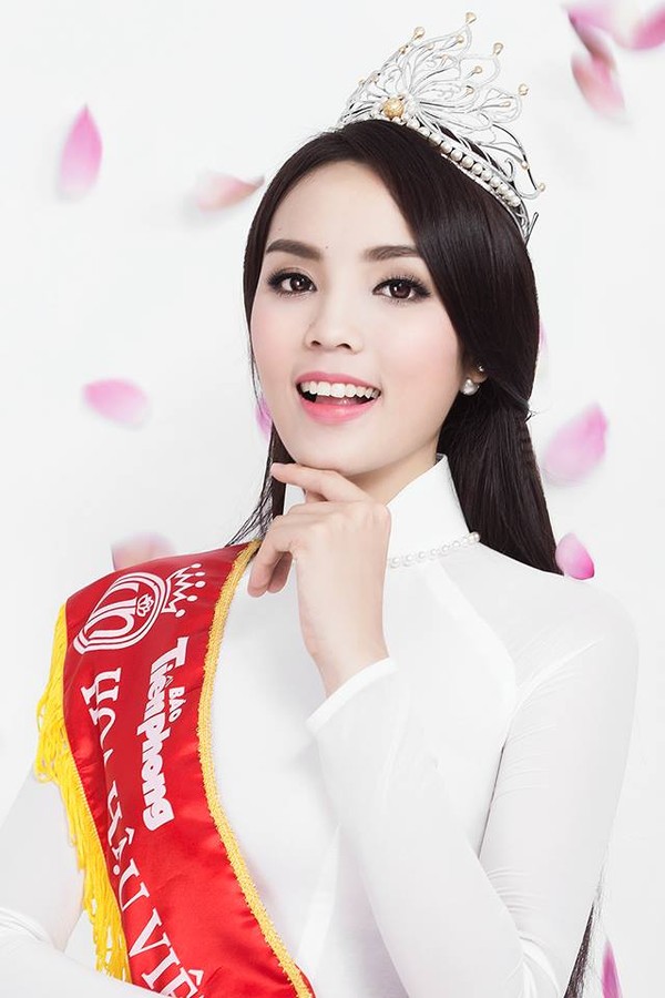 nhung-my-nhan-lam-gi-cung-bi-chui-cua-showbiz-viet